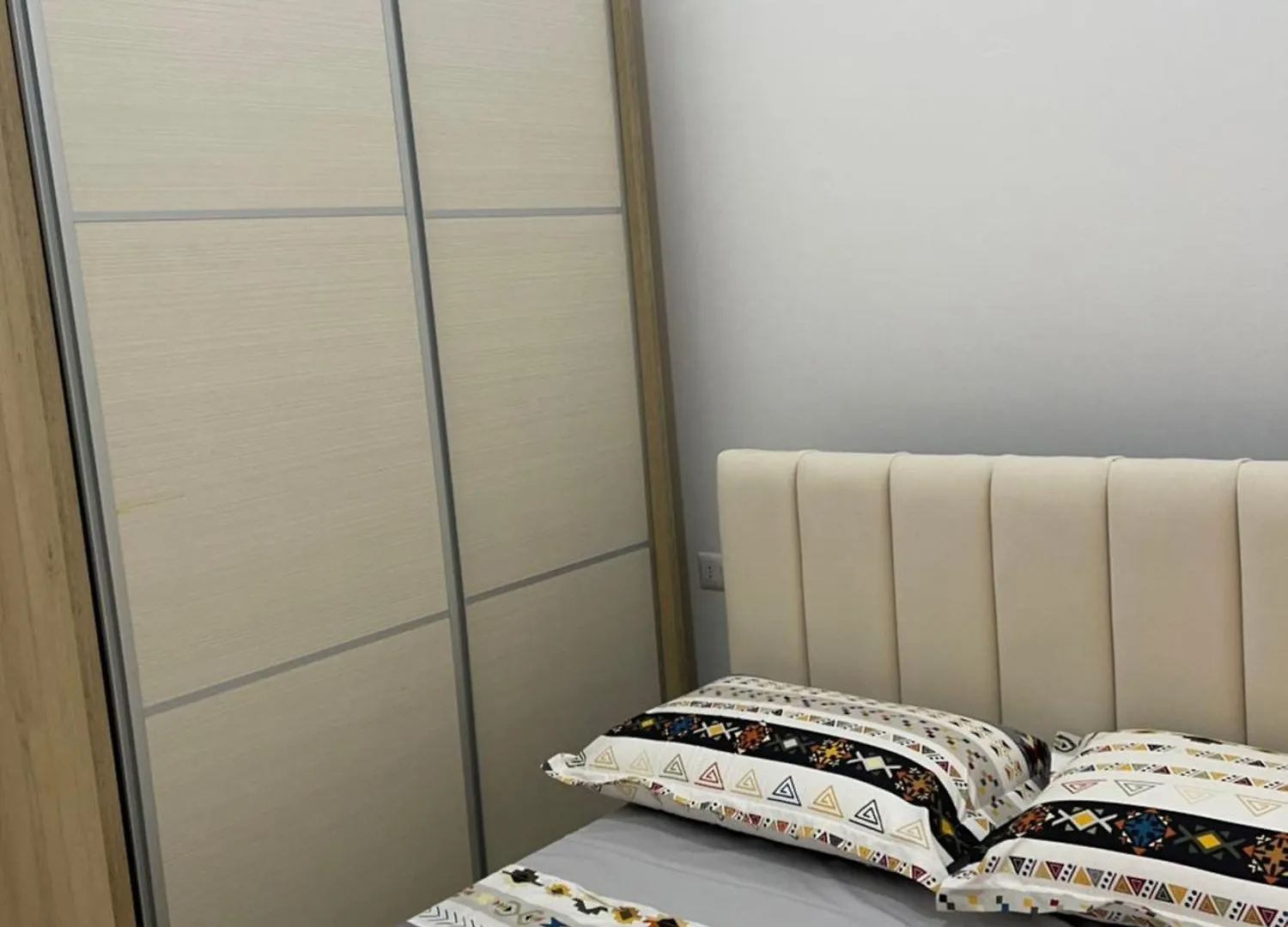 Monmon Apartment 티라나 알바니아